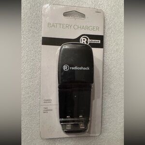 Radio Shack Charger for Ni-MH AA and AAA Rechargeable Batteries, 230-2011. New!